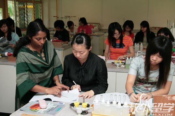 �¼���ɯ�ٹ���ѧԺѧ�Ѷ���