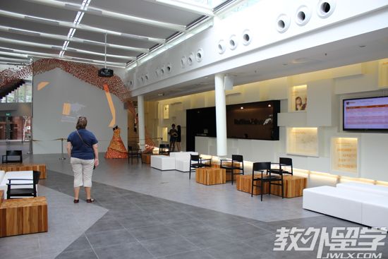 去新加坡莱佛士设计学院留学怎么申请