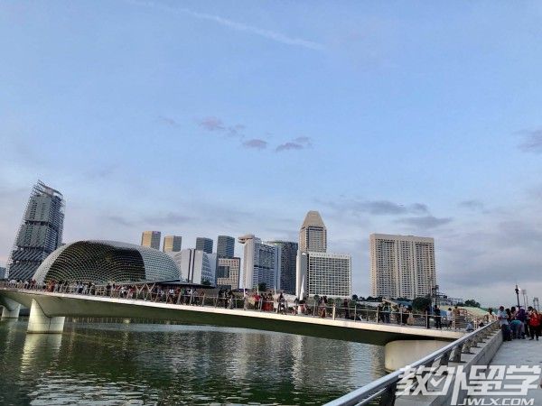 �¼���ɯ�ٹ���ѧУѧ��