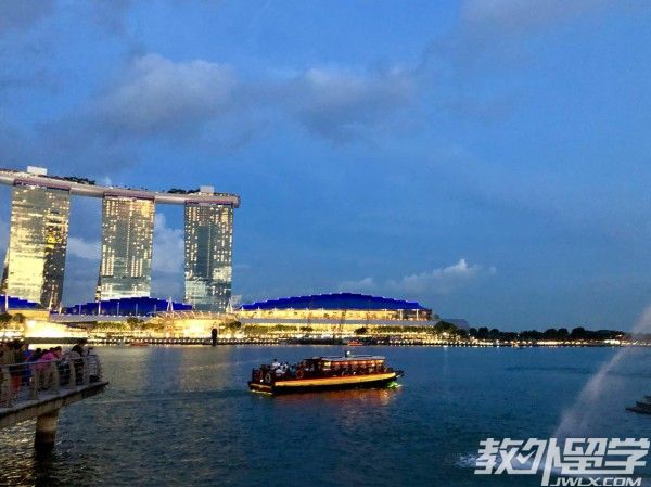 �¼���ɯ�ٹ���ѧԺ����